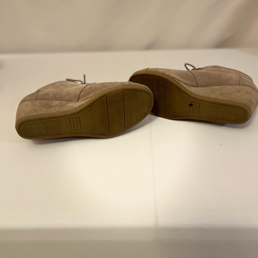 TOM’s Tan Wedge Ankle Boots - Picture 4 of 4